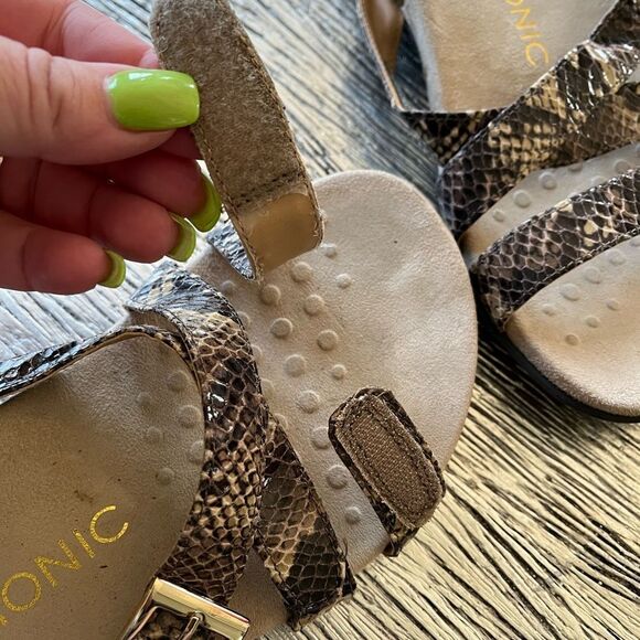 Vionic Kira Brown Snake Print Sandal Slides sz 8W EUC - Picture 4 of 6